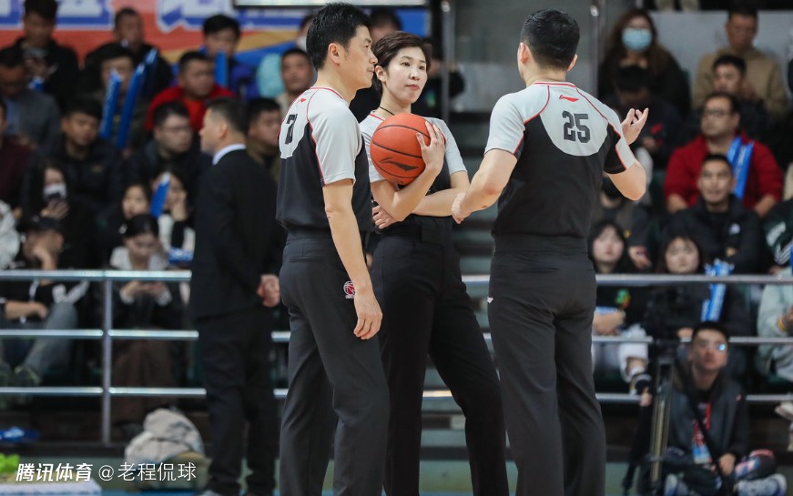 哪里能找到关于智能球衣在篮球训练中应用的信息_1